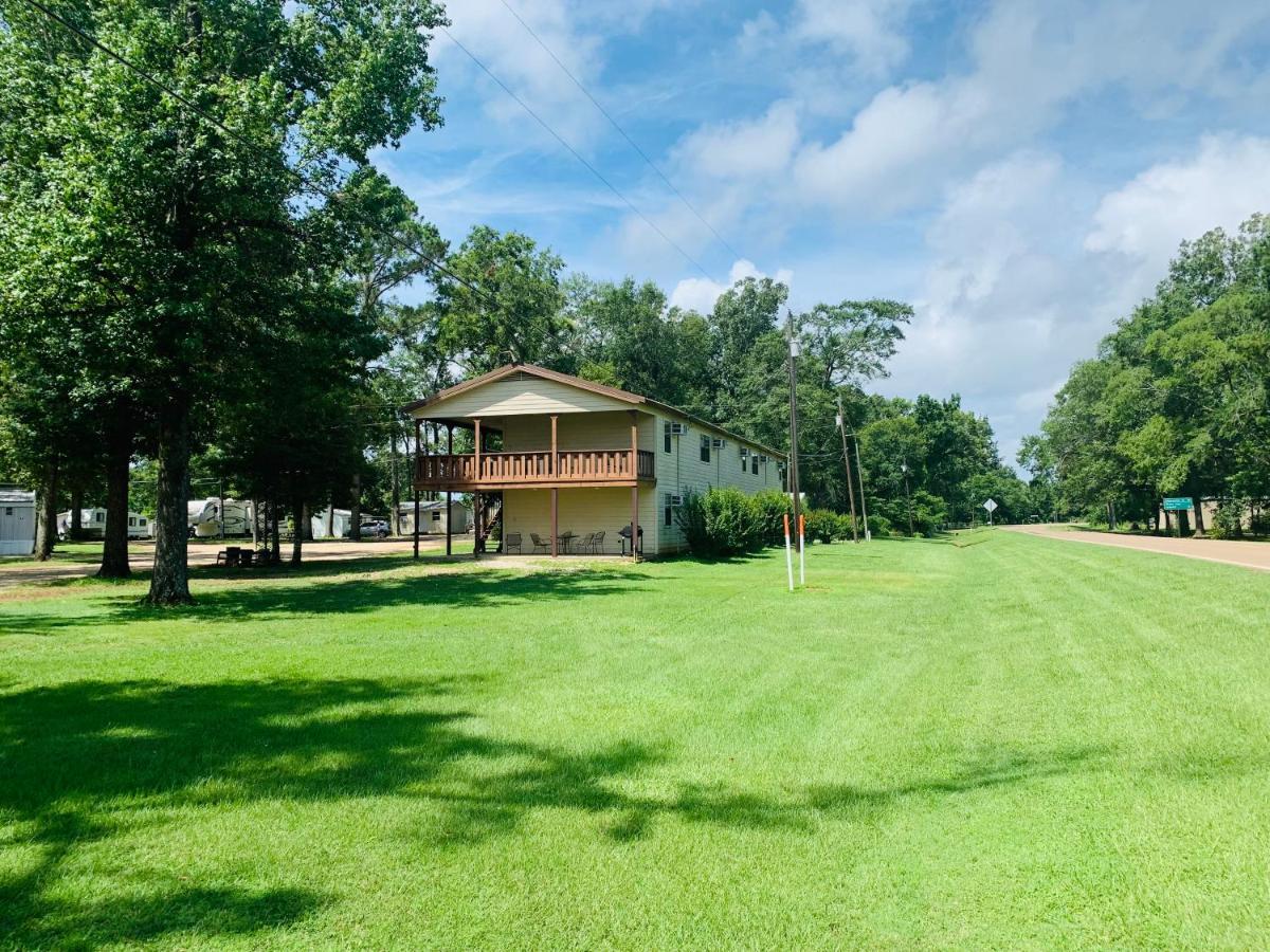 فندق Holly Park Marina Milam المظهر الخارجي الصورة